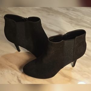 Black heel boots from kohls. Size 10m great condition.